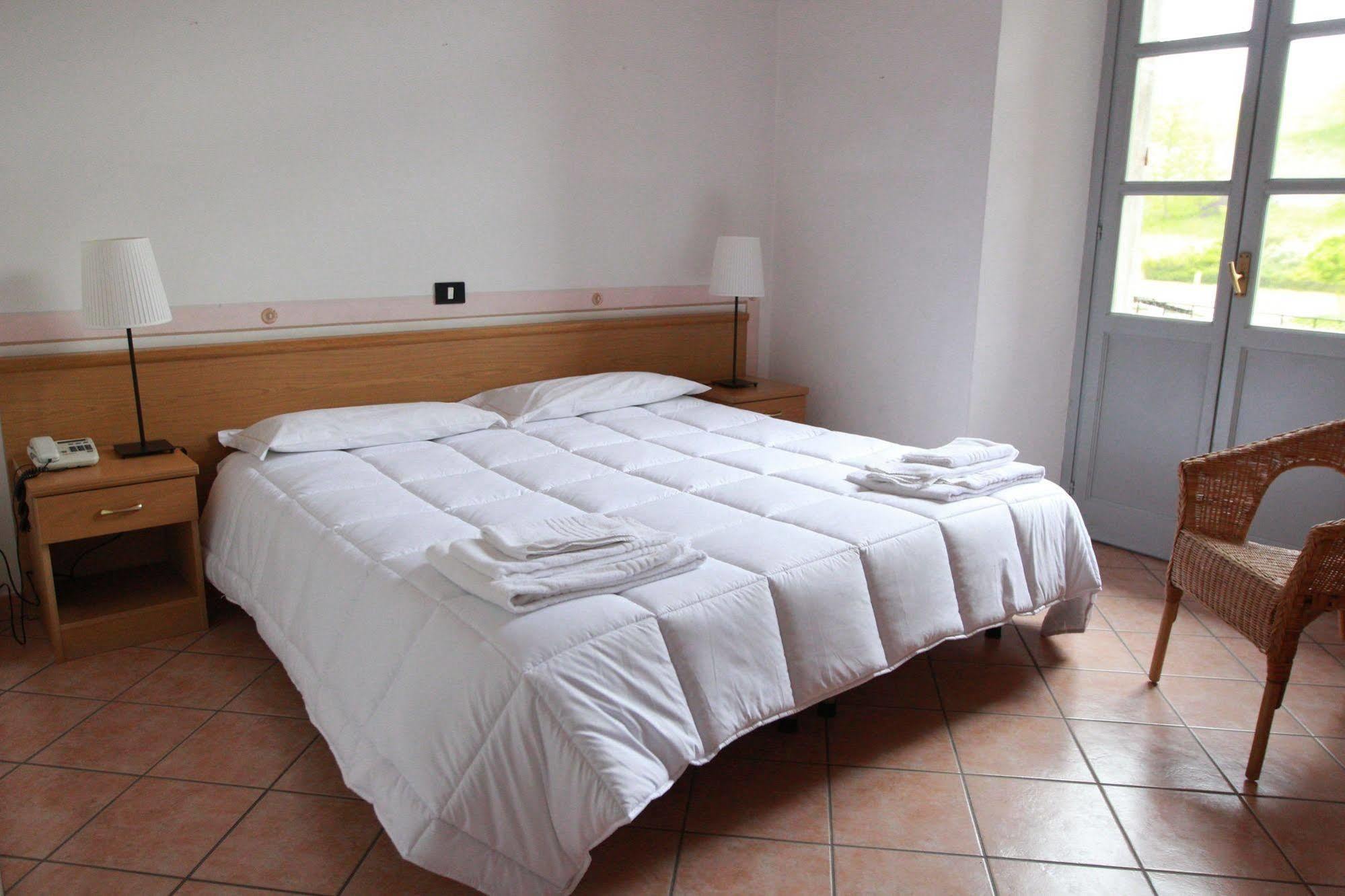 Hotel Portici Vicoforte Kültér fotó